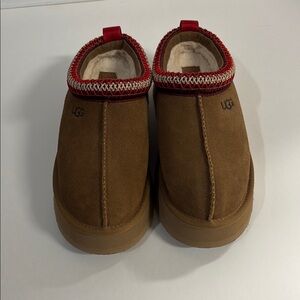 UGG Tazz Chestnut Brown Suede Slip-On Shoes size 6- excellent condition -